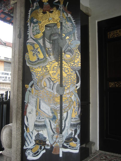 Kriegerbild an der Eingangstuer des chinesischen Tempels