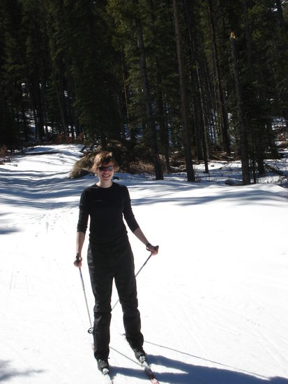 Es war wie man sieht schoen warm, so dass man im T-shirt Ski fahren konnte.