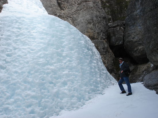 Small glacier... ok, actually just a frozen waterfall.