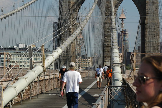 Fuß- und Radweg über die Brooklyn Bridge