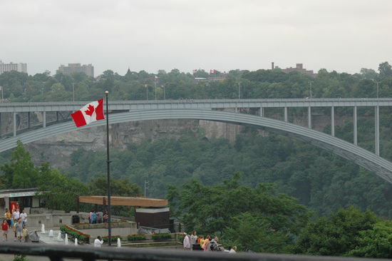Die Rainbowbridge zwischen USA und Kanada.