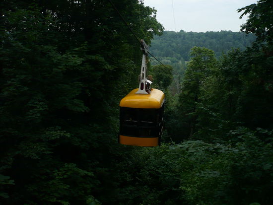 Die Seilbahn verbindet Sigulda mit Grimulda