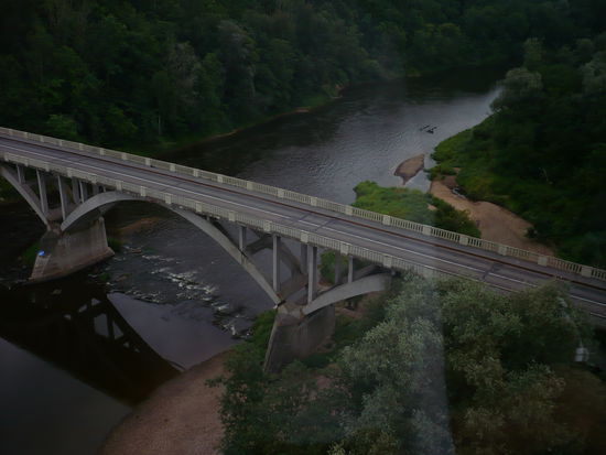Brücke über die Gauja, aus der Seilbahn fotographiert