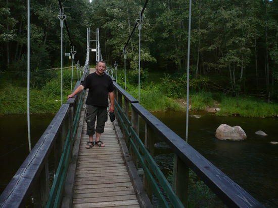Hängebrücke über die Amata