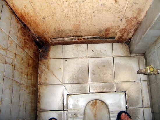 toilette in einkauszentrum...