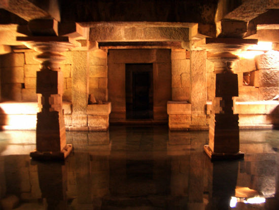 der unterirdische virupaksha-tempel