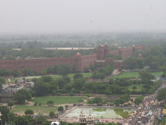 Das Rote Fort vom Turm der Mosche.