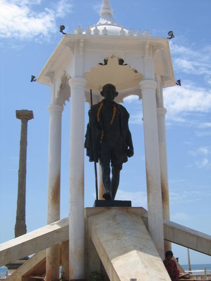 Ghandi am Meeresufer in Pondy