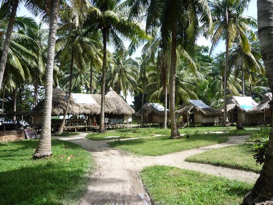 Unser "Ressort" PELIKAN....mit Aufenthaltsraum mit super weissem Sand und 2 top Billardtischen....