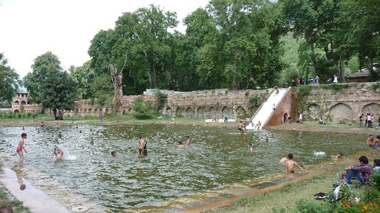 ...der auch von der indischen Jugend zum Freibad umfunktioniert wurde.