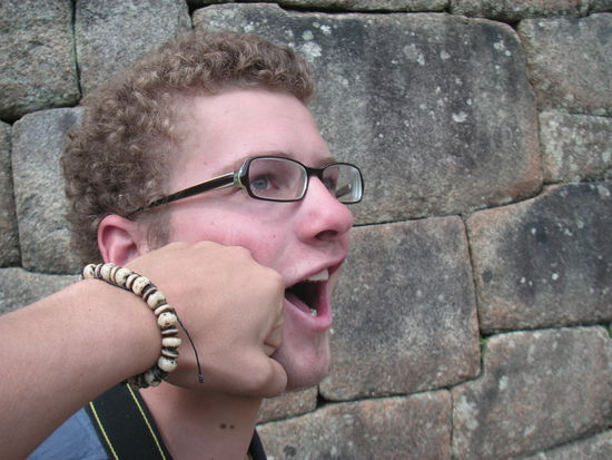 Immer auf die Deckung achten. Foto waehrend die Sonne schien gemacht. Haette die Sonne nicht geschienen, haette man hoechst wahrscheinlich Lampen gebraucht. Welche man aber dazu waehlen sollte, uebersteigt unser Wissen.