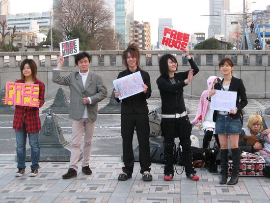 hier gibt es:
einmal Umarmen umsonst !!!