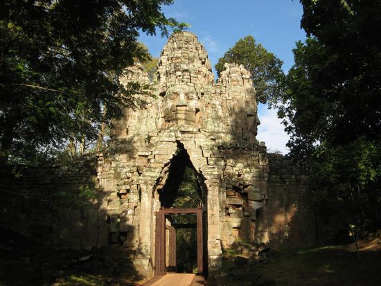 West Gate - der Eintritt in die Vergangenheit