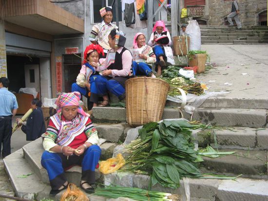 farbenfrohes Leben in Trachten