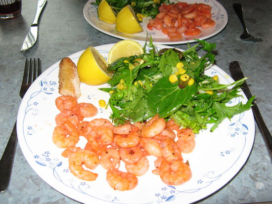 Neuseeland-Shrimps mit Kraeutern de provence an Salat... 
ein Genuss... 