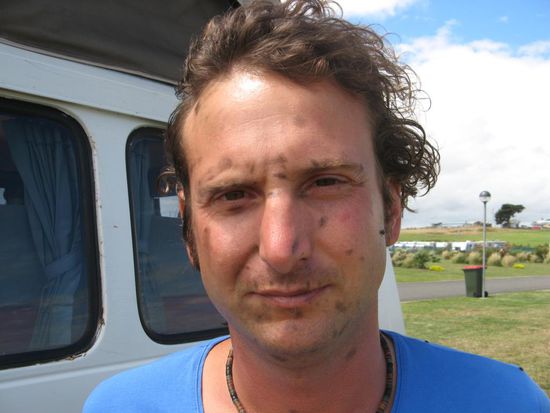 Kommentar Micha: 
Bild loeschen !
Kommentar Sandy: 
die Oelflecken sind 
zum Knutschen suess...