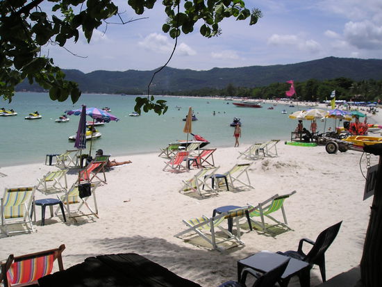 Kurze Pause am Chaweng Beach an Ko Samuis Ostkueste.