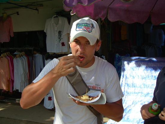 Halli und sein Pancake mit Banane und Schoko