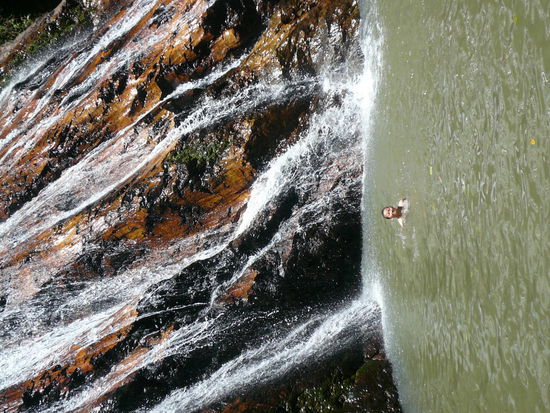 Wong im kuehlen Nass.