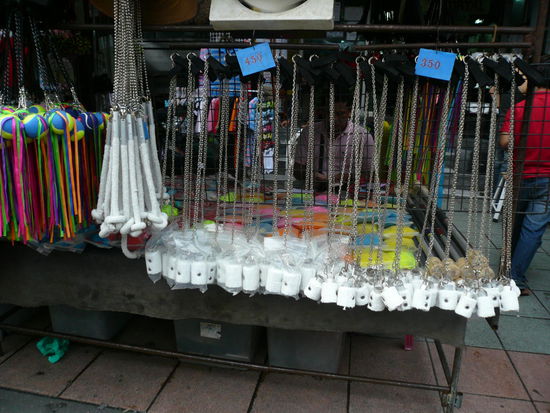 Hier noch ganz harmlos an der Stange,...