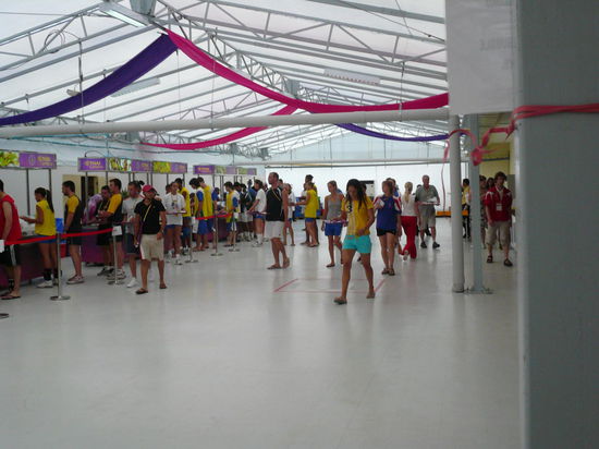 Die Essenstaende. Insgesamt gibt es knapp nen Dutzend davon