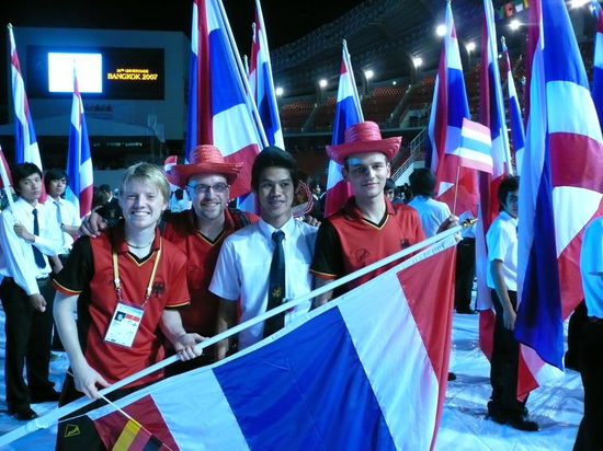 ... mit einem Fahnenwedeler aus Thailand...