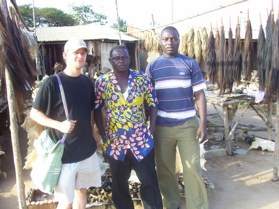 Ich, mein Führer und der Priester (v.l.n.r.)