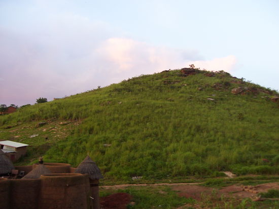 ... und grüne Hügel.