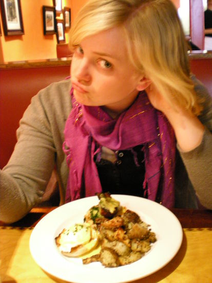 Eggs Benedict und Coffee