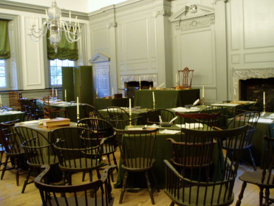 Mit den imposanten Worten "That is the room where the United States were born"praesentierte uns der Guide diesen Raum