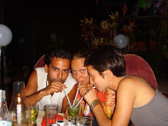 Der "versprochene" Cocktail ... mit Souhail (Marokko) und Mira (Bulgarien)!