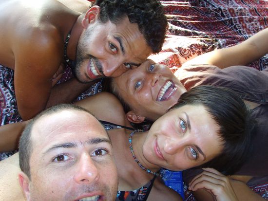 "Wir vier" und eine Fotosession!! 
Aber: Nicht was ihr jetzt vielleicht denkt  
War alles rein platonisch, aber extrem lustig!