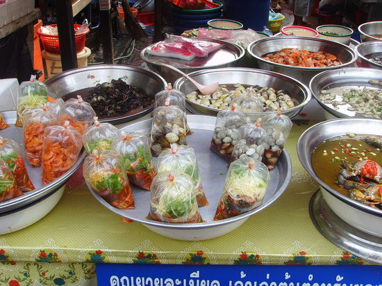 Eine KLEINE Auswahl an den verschiedensten "Leckereien" (manches ist echt mal sehr gewoenungsbeduerftig!!)