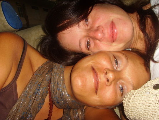 Im Taxi ... muede und gluecklich!