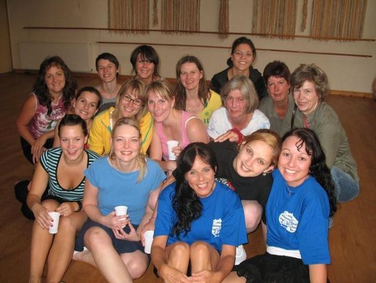 Tschau!Meine Samba-Mädels!Ich versprech Euch wenn es nur einen Samba-Schuppen in DU gibt-ich werde ihn finden... 