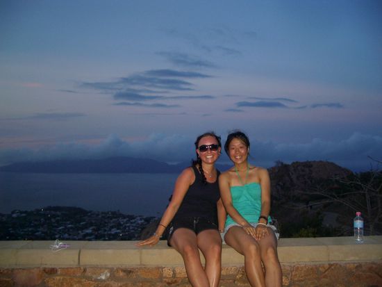 Sanami u ich nach 2 Stunden Wanderung auf Castle Hill