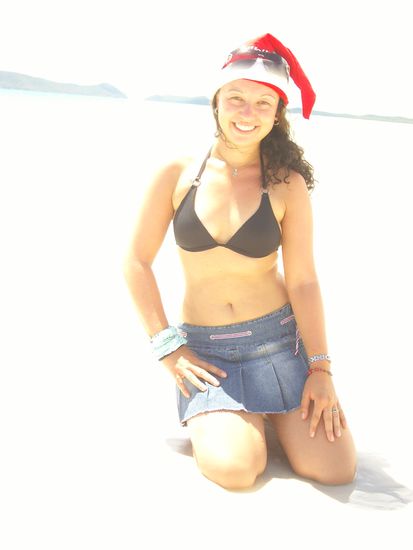 Mit Bauch einziehen u nicht atmen wurde schnell ein Weihnachtsfoto am Strand gemacht... *lach*