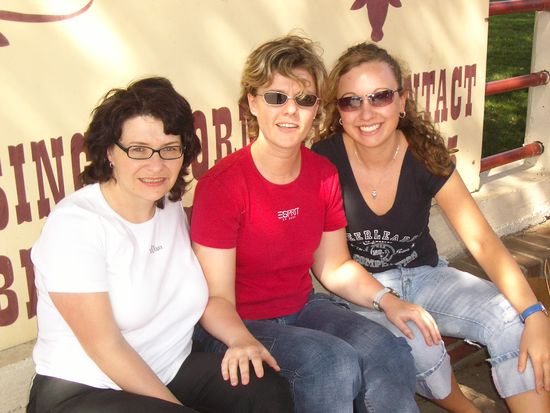 Die drei Mädels vom Grill...werde die Wochenenden mit EUCH vermissen!! Hoffentlich ist der Entzug nicht so schlimm-das ich gleich wieder kommen muss... 