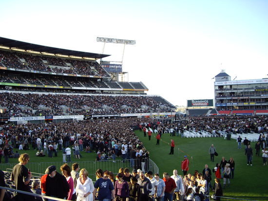 AMI Stadium in Christchurch... Bon Jovi Konzert!!!Wetter super, Bon Jovi wie immer der Hammer, Leute kamen von ueberall her....genial!