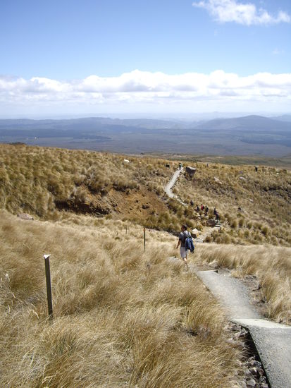Tongariro Crossing... ich habe 6einhalb Stunden dafuer gebraucht...
