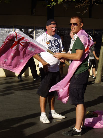 Mardi Gras Festival.... an diesem Tag war alles anders!Die australische Flagge war rosa...