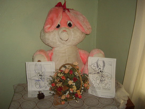 Osterhasen gibt es hier auch.... (Heidi du weisst was mit ihm nach Ostern passiert ist*gg*)...
