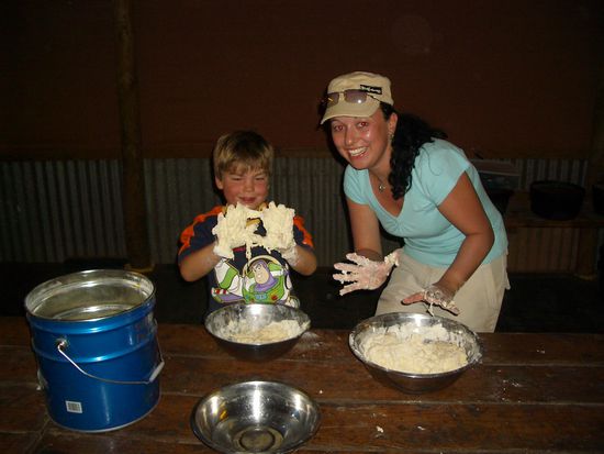 Beim Brot backen im Outback...
mit maechtig viel Knoblauch!