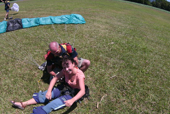 puuuh weich gelandet! war verdammt arschgeil!! verflucht!!! jetzt weiss ich warum das suechtig macht.
DID IT, LOVED IT... DOIN'IT AGAIN AND AGAIN  AND AGAIN 