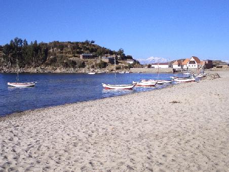 Sonneninsel: Challapampas malerischer Fischerhafen.