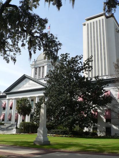 Altes u. neues Regierungsgebäude