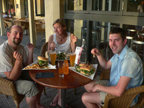 wieder einmal beim Essen - lecker Burger