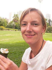 kleine Staerkung im Botanischen Garten von Brisbane