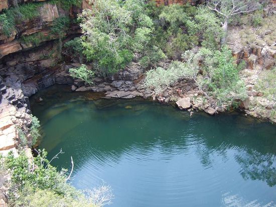die stinkende atcock gorge die wir nicht mochten... wir verwoehnten drecksblagen! (simon protestiert und besteht auf den hinweis: ich liebe sie heiss und innig. ich werde sie heiraten!)