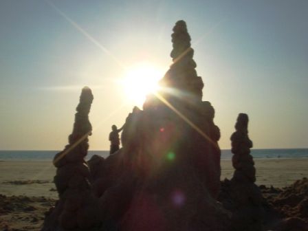 riiiiiiiiiiesige sandburg am cable beach in broome